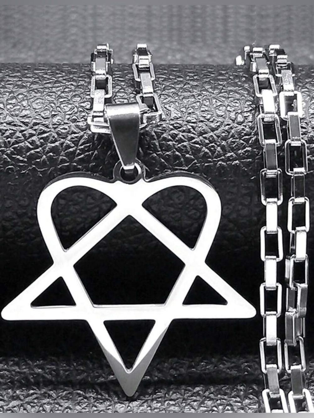 New Heartagram Necklace from HIM band and bam margera from jackass Playboi Carti